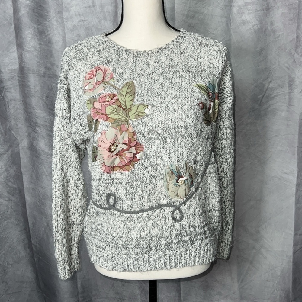 Vintage Penbrooke Lane Floral Sweater with Pearl Embellishment - size Medium